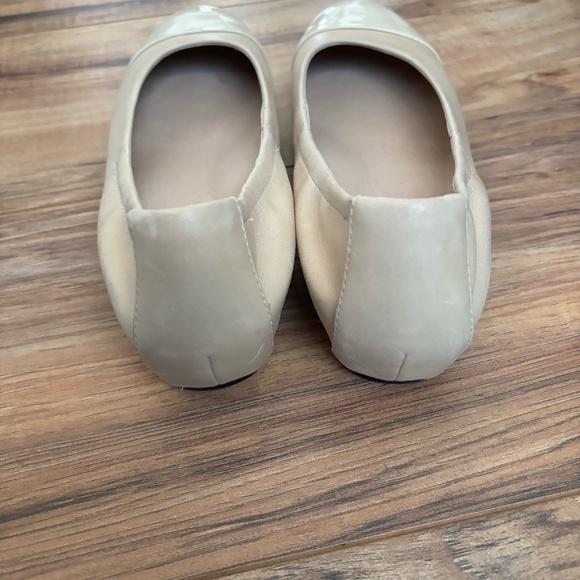 Dansko Cream Leather Lisanne Ballet Flats Patent Cap Toe Womens Size 37‎ - Picture 4 of 5